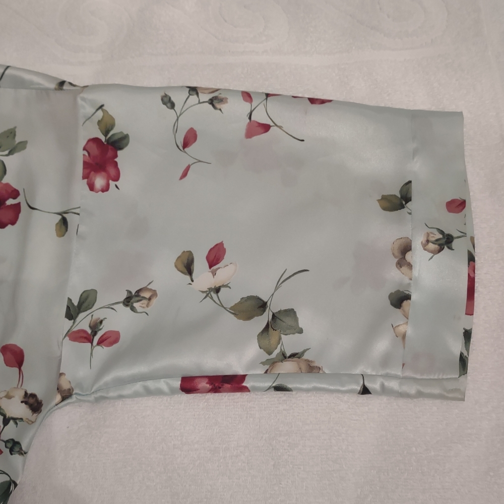 L.A. Intimates Short Robe - Picture 4 of 8